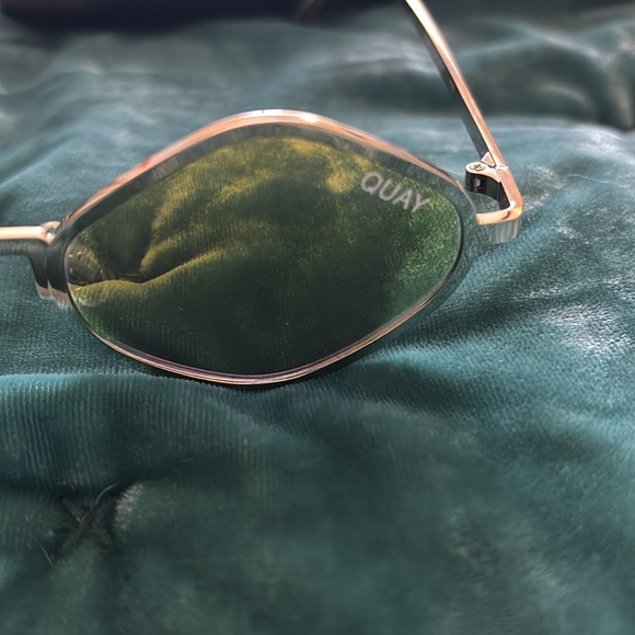 Quay x Kylie collab sunglasses - Picture 3 of 6